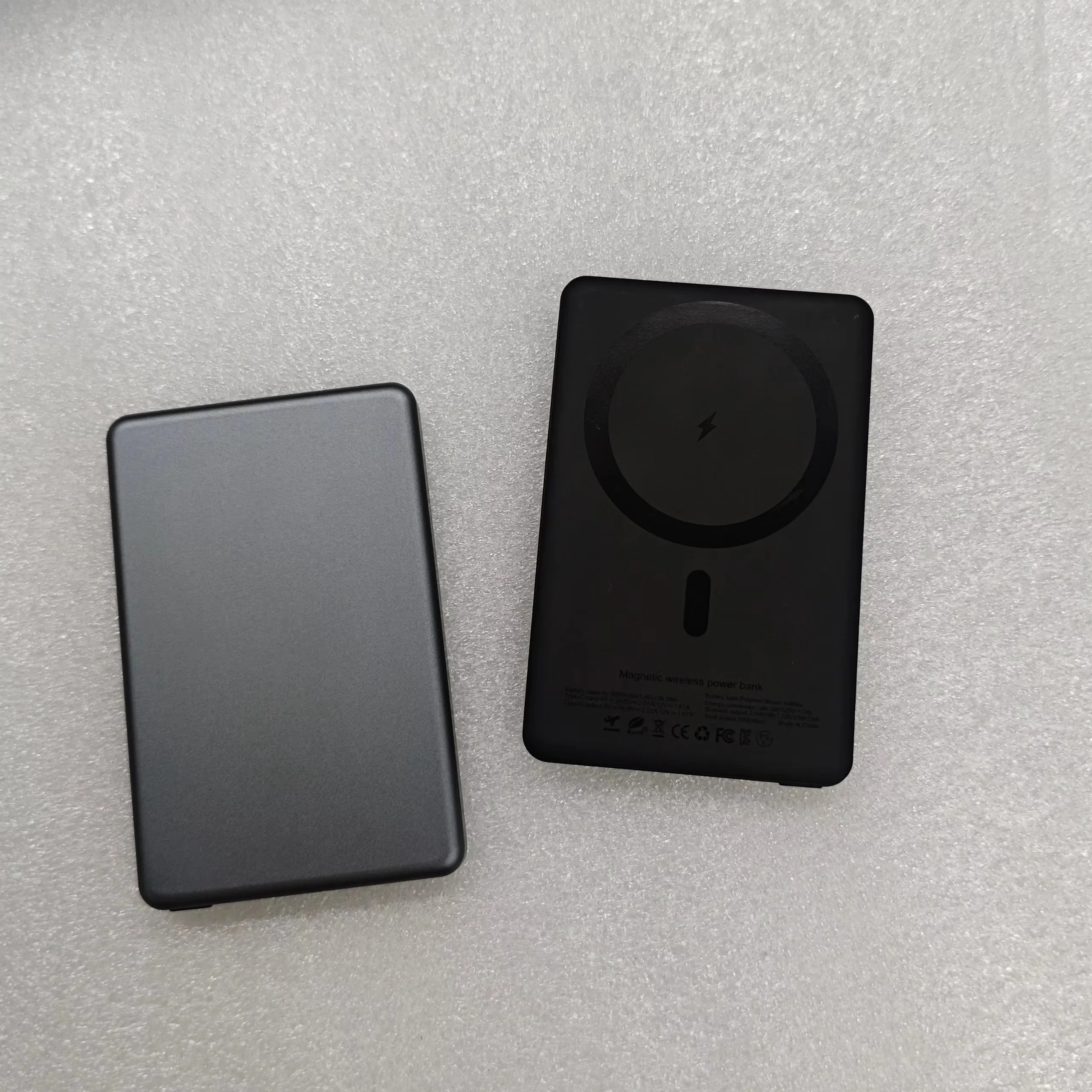 8.8mm Ultra-Slim 5000mAh Pocket Power Bank with Wireless Charging and PD 20W for iPhone 17/16/15/13 – Custom Logo Available product image 6
